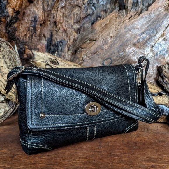 Coach Handbags - Coach vintage Hamilton / pebbled leather / turn lock